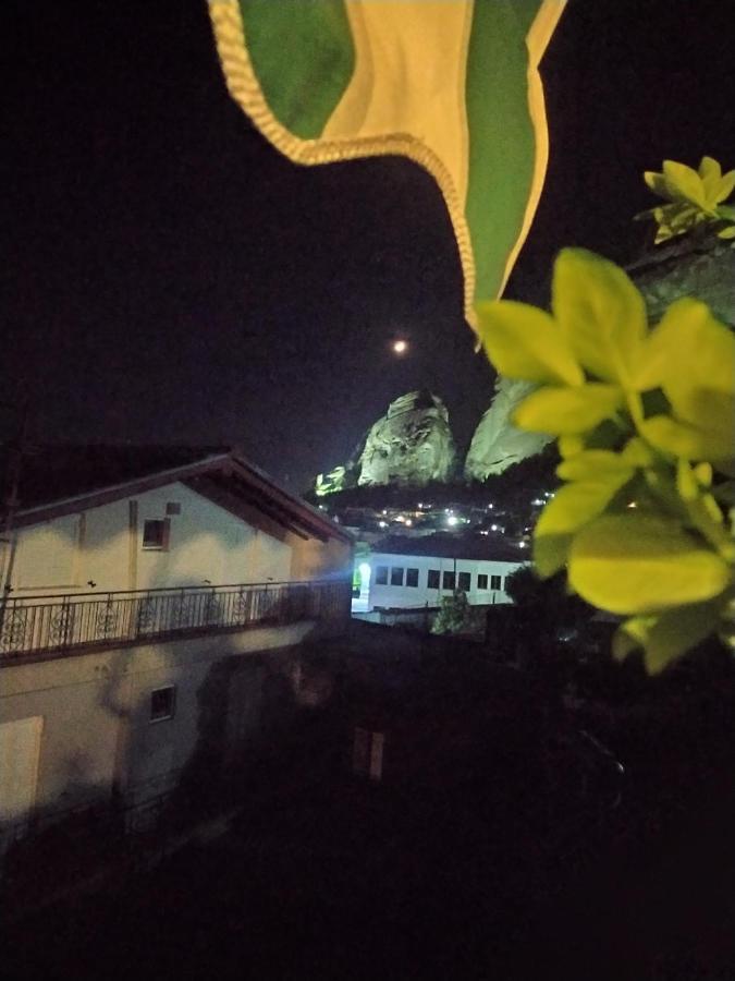 Apartment Lunar Meteorites Kalambaka